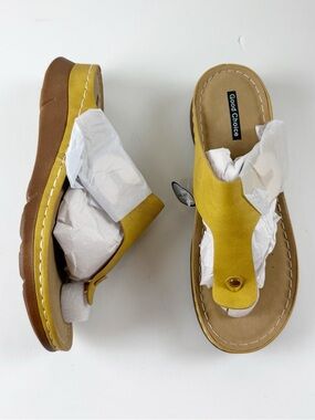 GC Shoes Sam Thong Round Toe Sandals Womens 8.5 Yellow Slip On Good Choice NEW